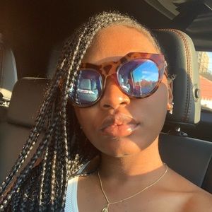 Meet your Posher, Arianna